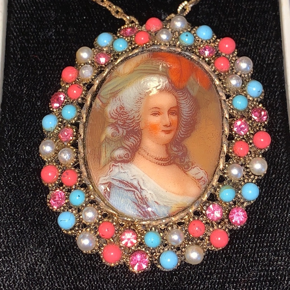 Jeweline Originals Painted Woman Necklace